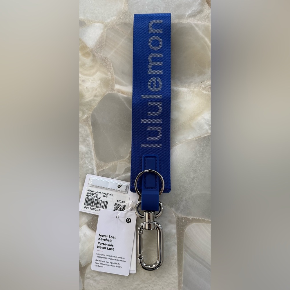 Lululemon Athletica NWT Riverside Blue Never Lost Keychain - Picture 2 of 3